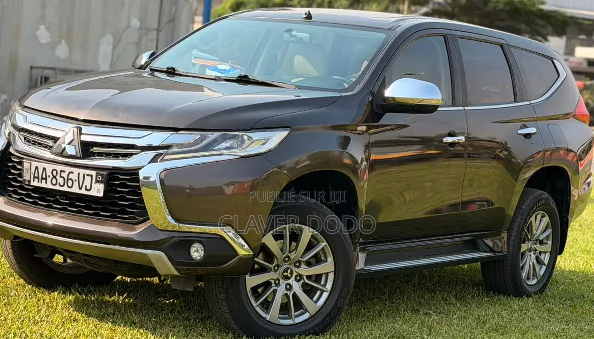 Mitsubishi Montero Sport 2021 Marron