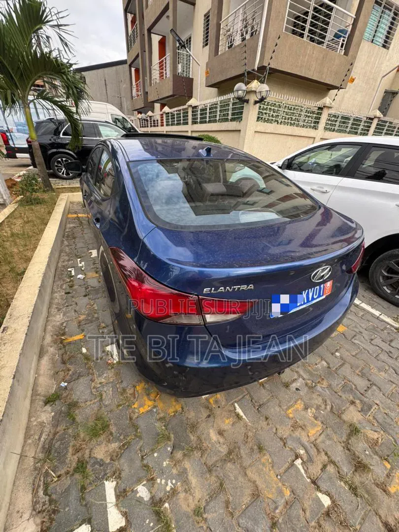 Hyundai Elantra 2016 Bleu