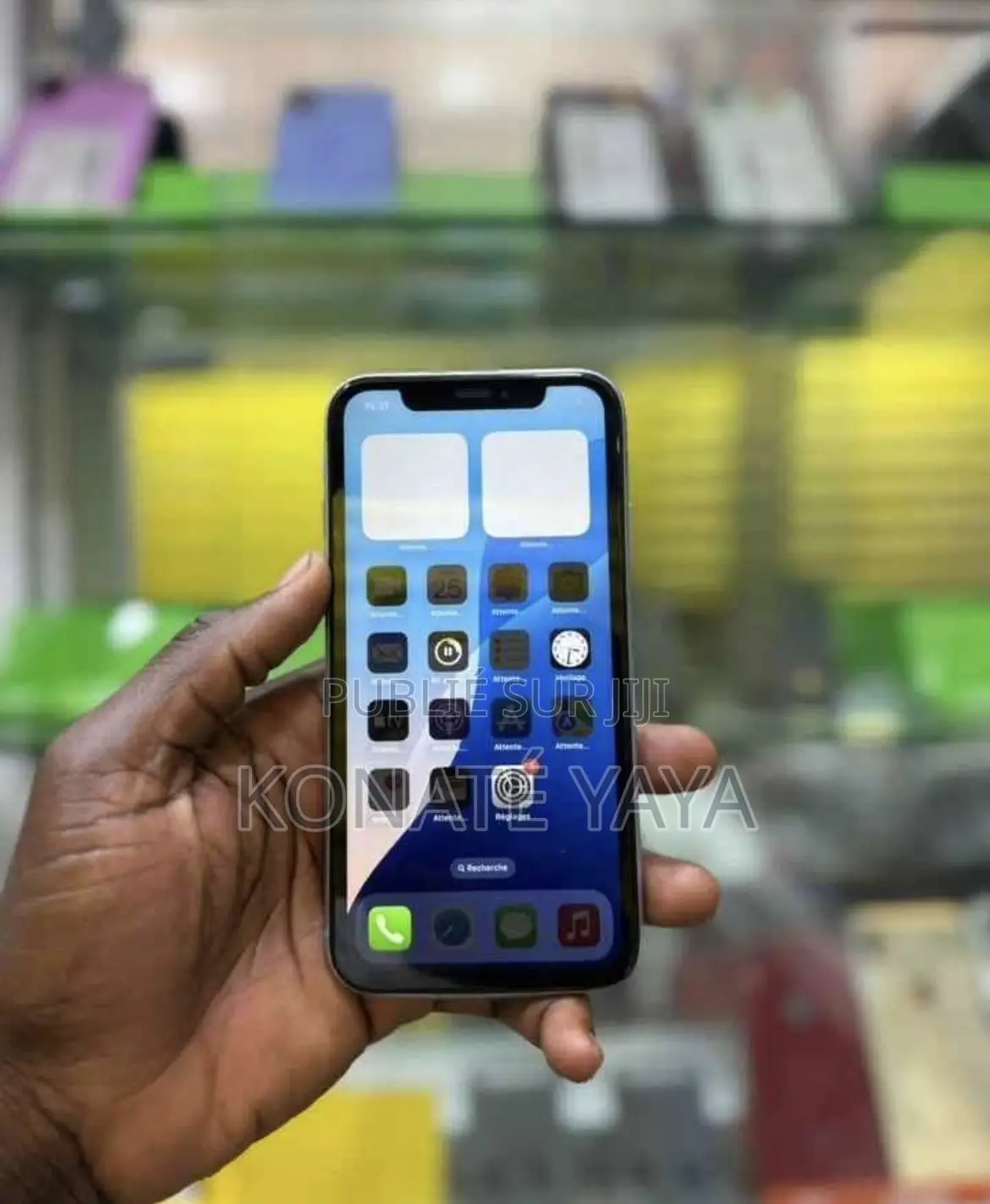 Apple iPhone 12 64 GB Noir