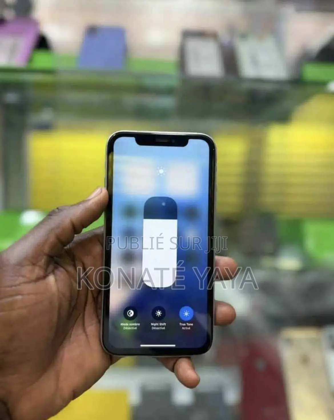 Apple iPhone 12 64 GB Noir