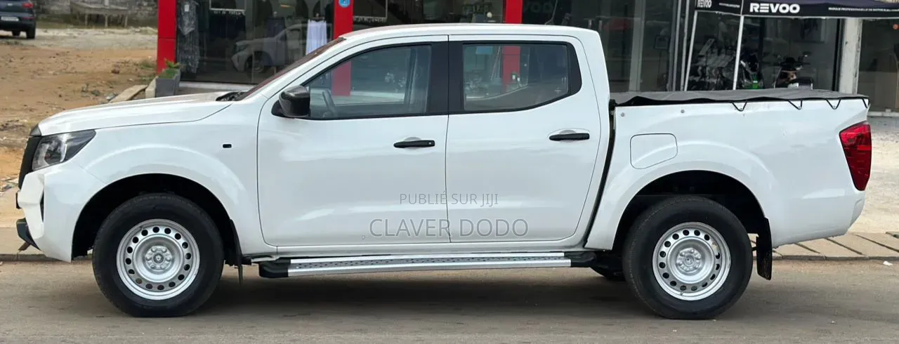 Nissan Navara 2022 Blanc