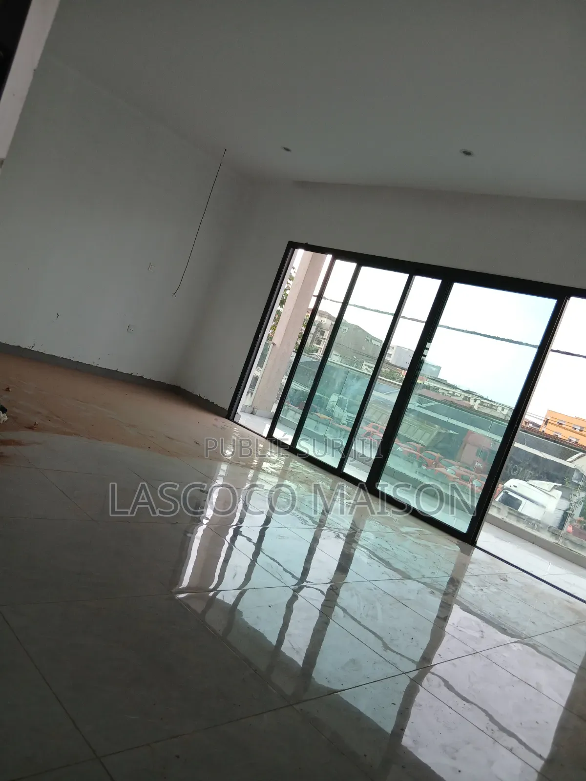 5chbre Duplex dans Lascoco Maison, Cocody à Vendre