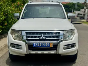 Mitsubishi Pajero 2017 Blanc