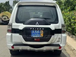 Mitsubishi Pajero 2017 Blanc
