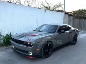 Dodge Challenger 2020 Gris