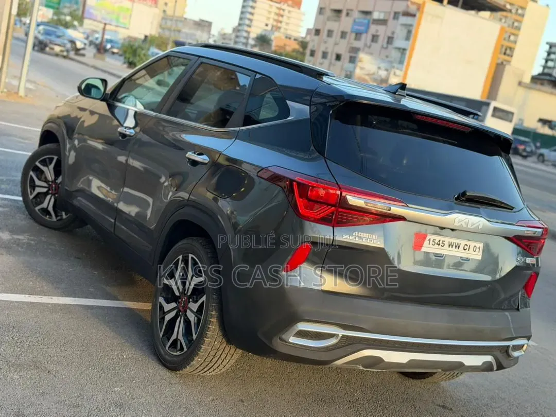 Kia Seltos 2022 Gris