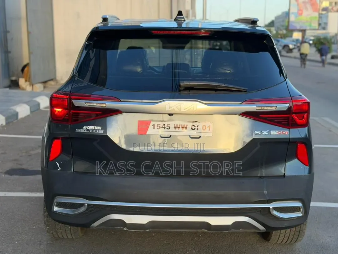 Kia Seltos 2022 Gris
