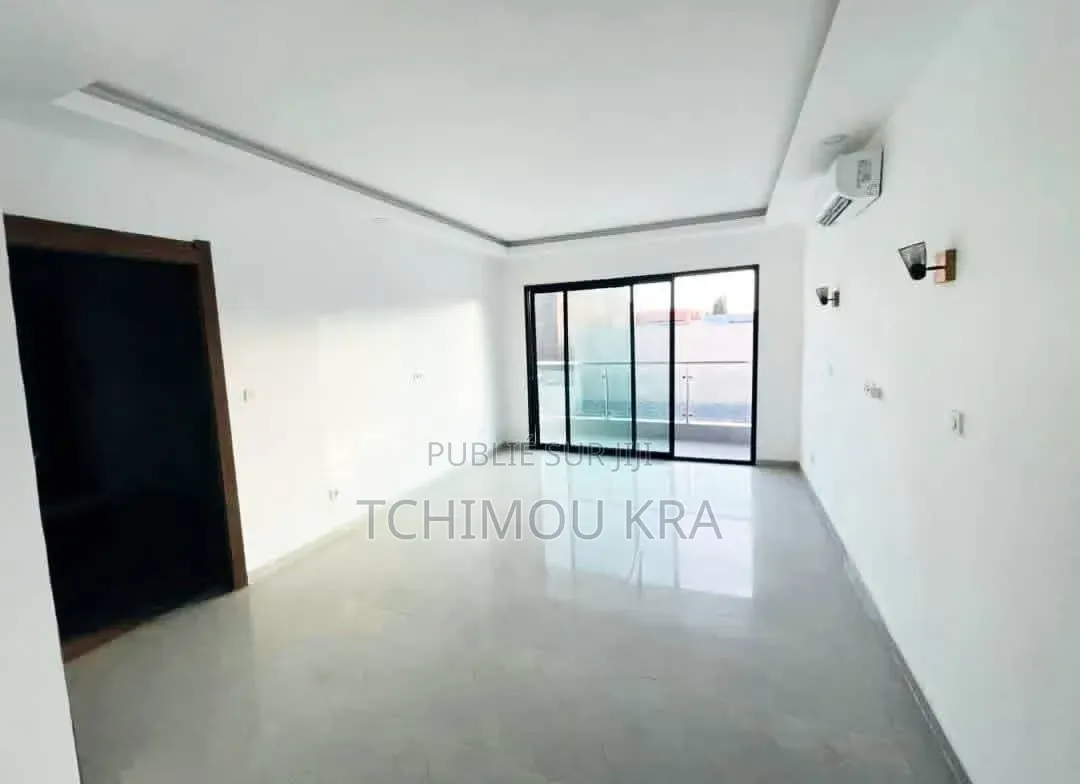 3chbre Duplex dans Mr Tchimou, Cocody à Louer