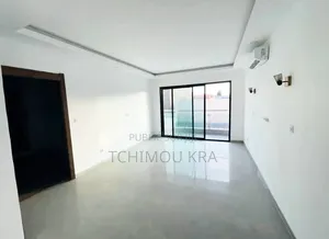3chbre Duplex dans Mr Tchimou, Cocody à Louer