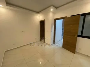 3chbre Duplex dans Mr Tchimou, Cocody à Louer