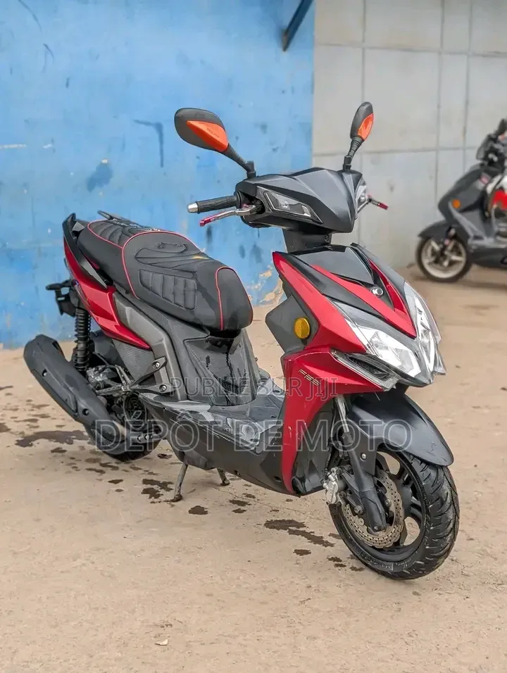 Nouveau Yamaha DT125 2025 Rouge