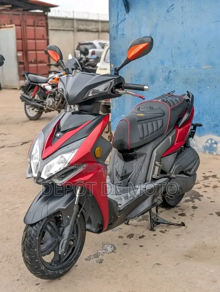Nouveau Yamaha DT125 2025 Rouge