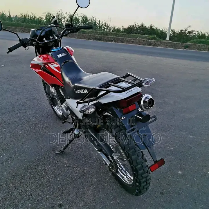 Nouveau Yamaha Autre 2025 Rouge