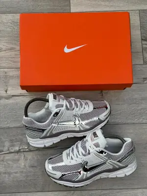 Nike Zoom Vomero 5