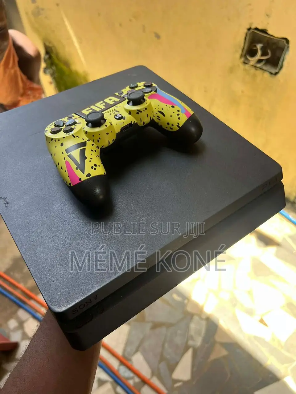 Ps4slim 1 Terra Avec 11jeux Avec 1 Manette Fc 26 the Last of Etc