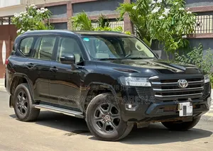 Toyota Land Cruiser 2023 Noir