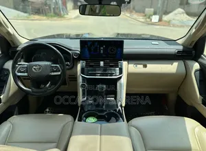 Toyota Land Cruiser 2023 Noir