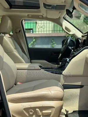 Toyota Land Cruiser 2023 Noir