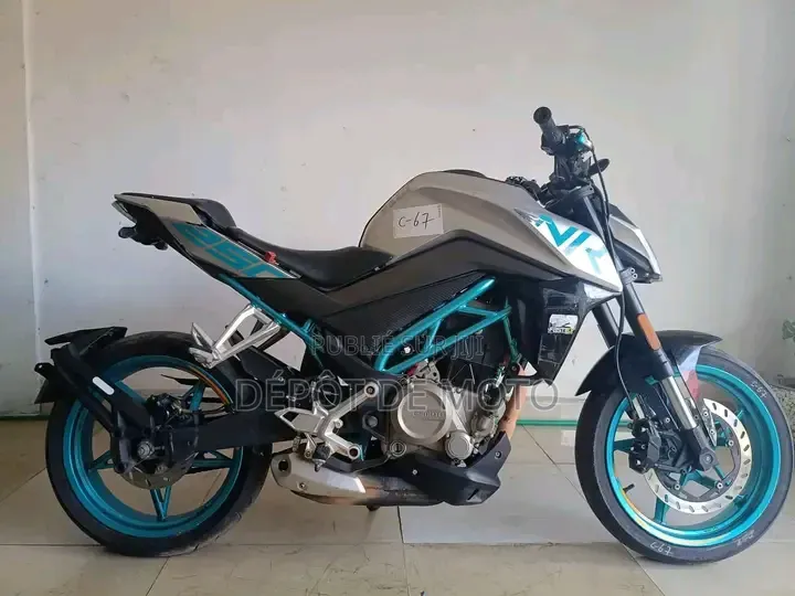 Nouveau CFMoto 250NK 2025 Gris
