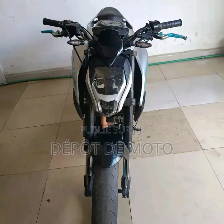 Nouveau CFMoto 250NK 2025 Gris