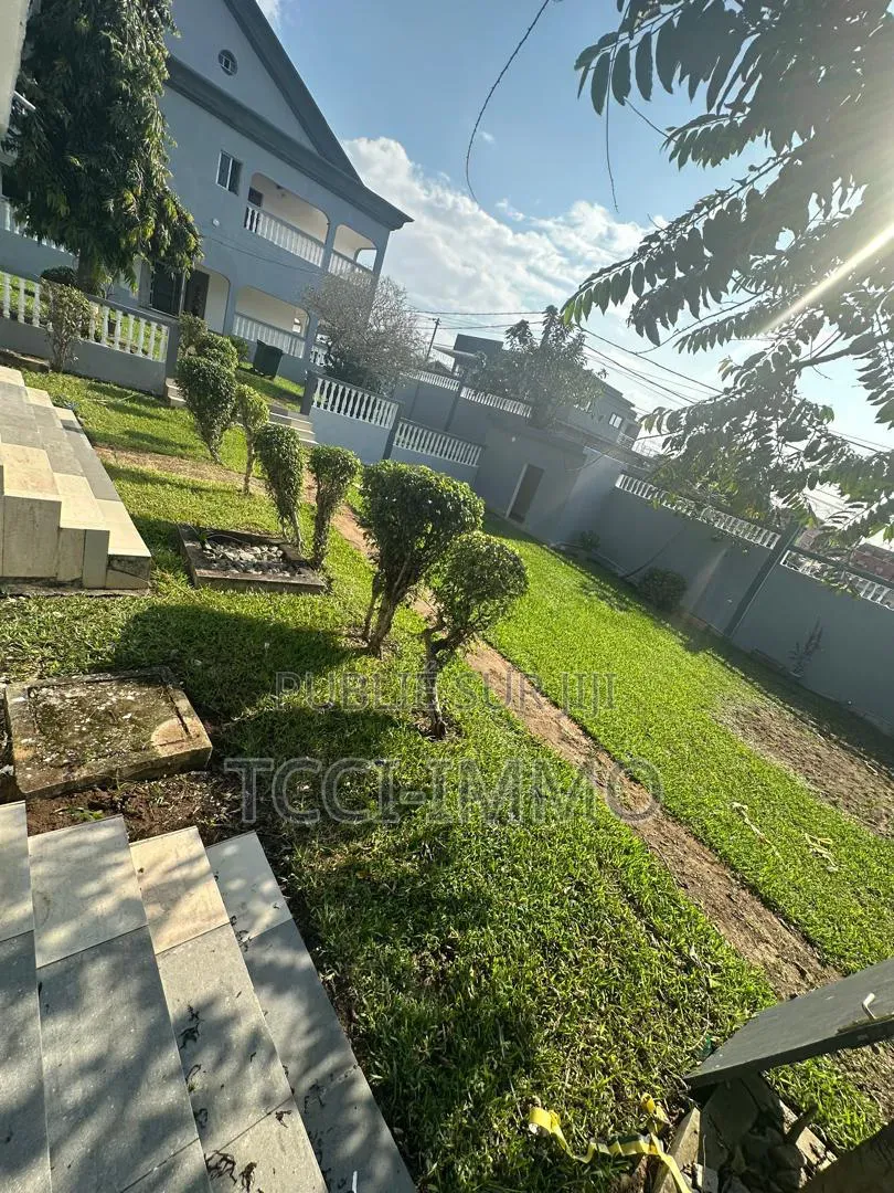 20chbre Duplex dans Tcci Sarl, Cocody à Louer