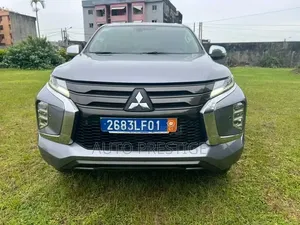 Mitsubishi Pajero 2022 Gris