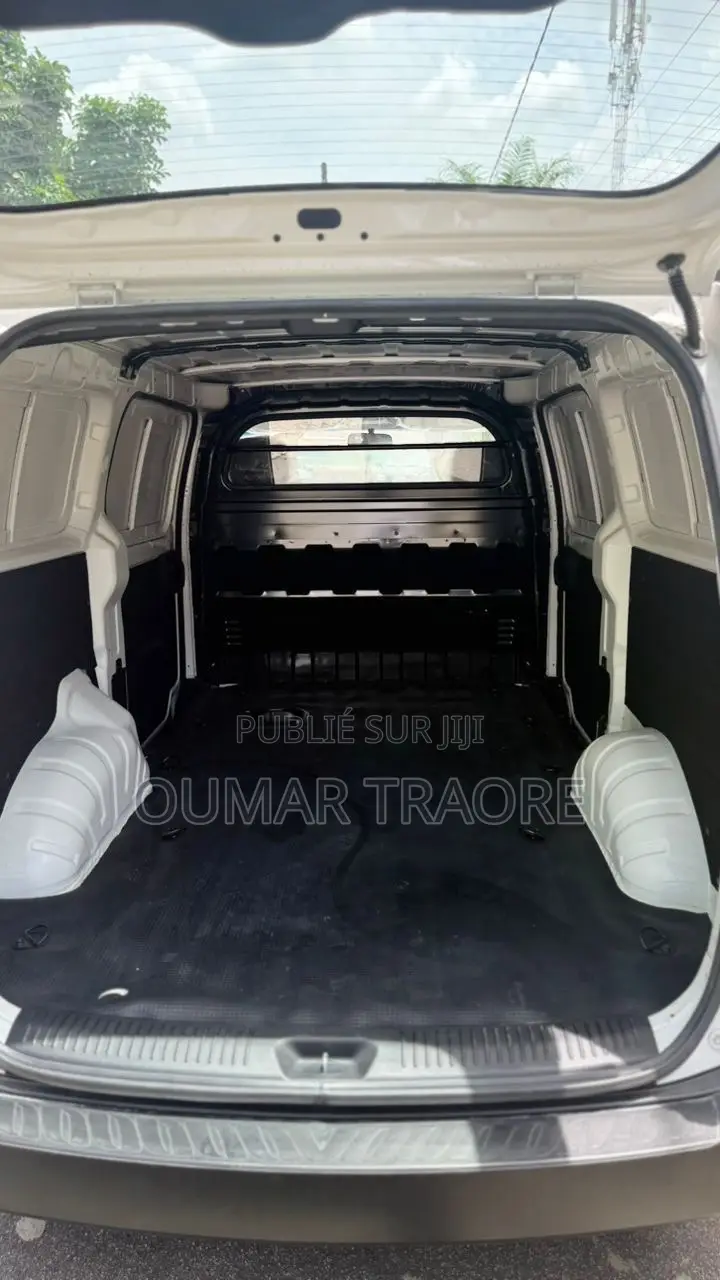 Nouveau Hyundai H1 2025 Blanc
