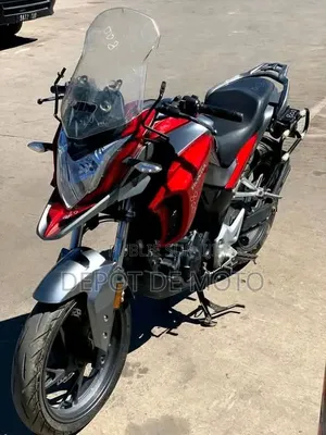 Nouveau Honda CB 2022 Rouge