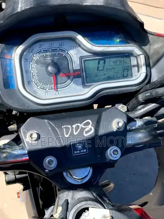 Nouveau Honda CB 2022 Rouge