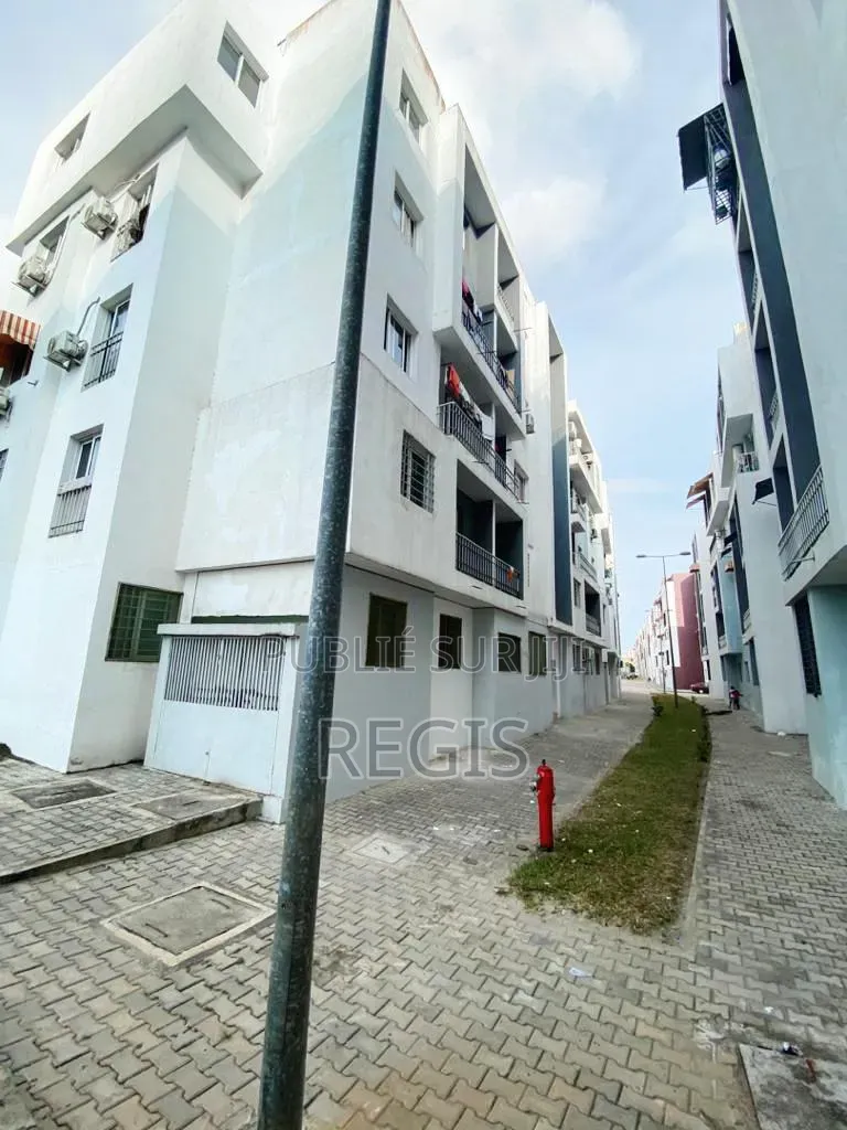 3chbre Blocs d'appartements dans Appartement-Terrasse, Koumassi