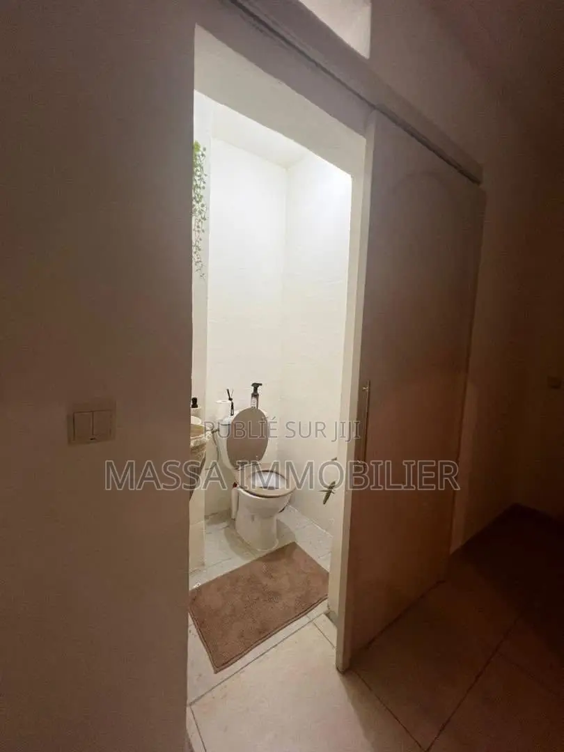 3chbre Appartement dans Massa Immobilier, Cocody à Louer
