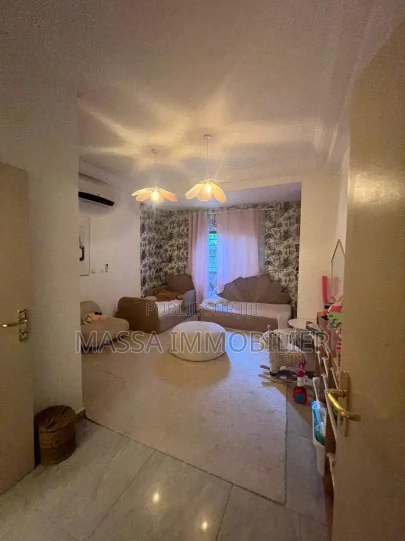 3chbre Appartement dans Massa Immobilier, Cocody à Louer
