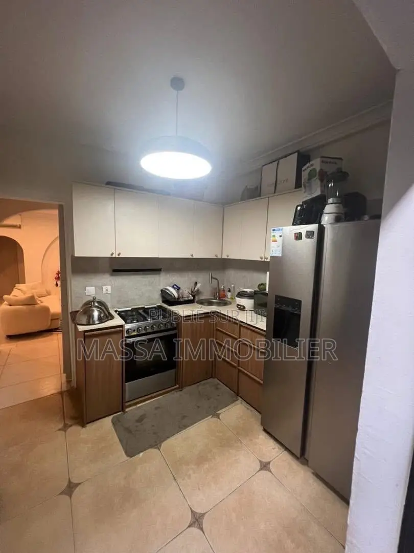 3chbre Appartement dans Massa Immobilier, Cocody à Louer