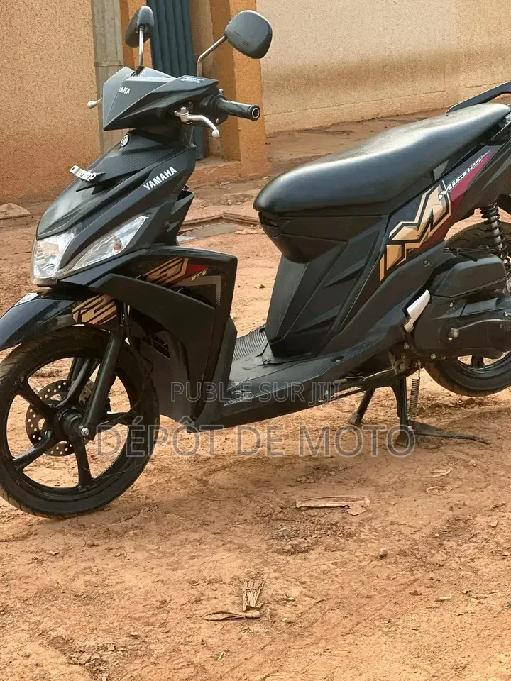 Nouveau Yamaha DT125 2025 Noir