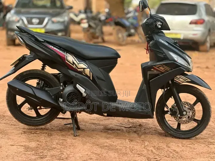 Nouveau Yamaha DT125 2025 Noir