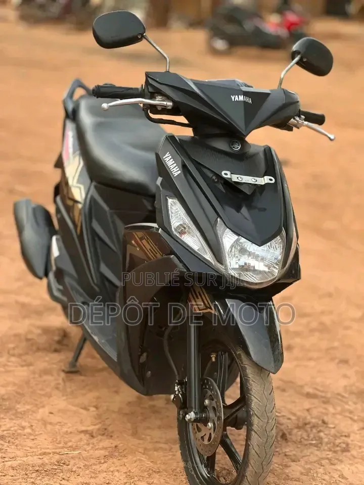 Nouveau Yamaha DT125 2025 Noir