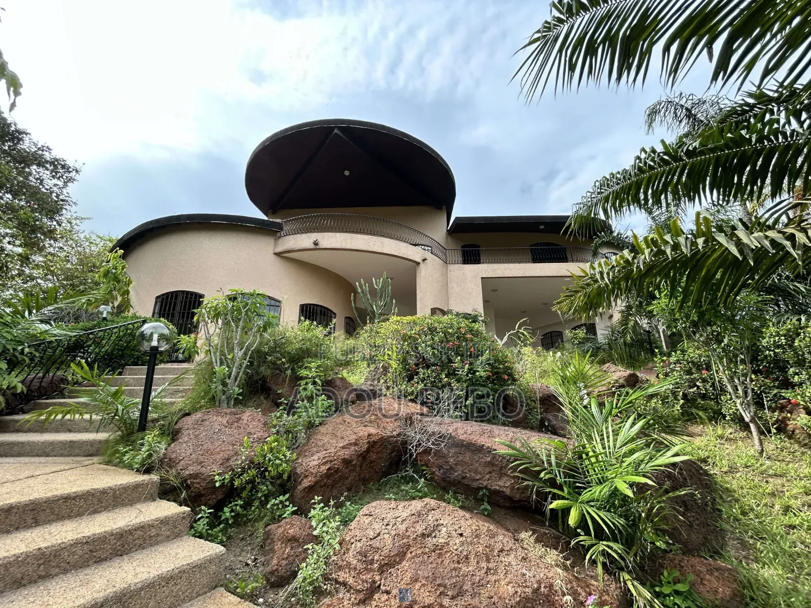 6chbre Duplex dans Massa Immobilier, Cocody à Louer