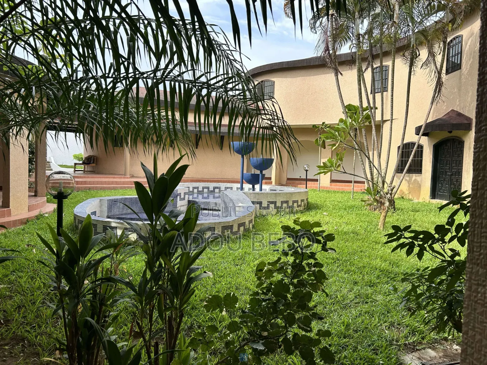 6chbre Duplex dans Massa Immobilier, Cocody à Louer