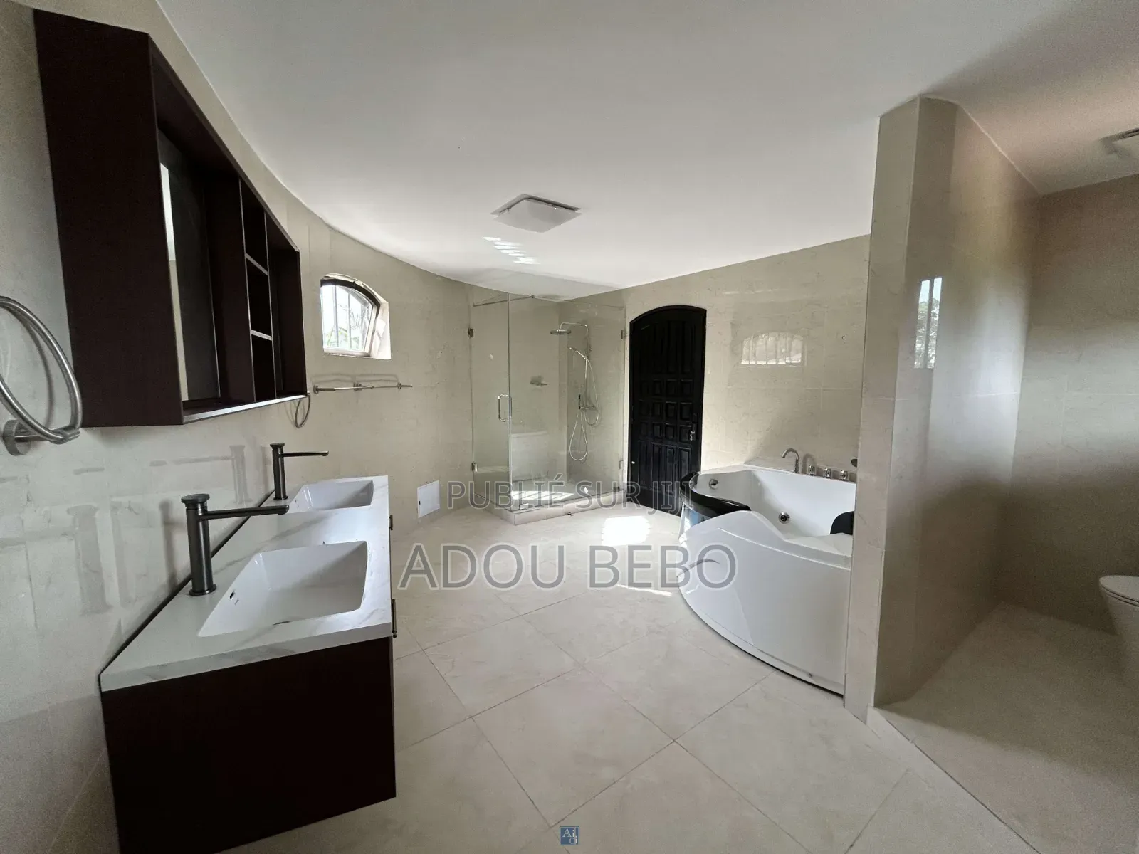 6chbre Duplex dans Massa Immobilier, Cocody à Louer