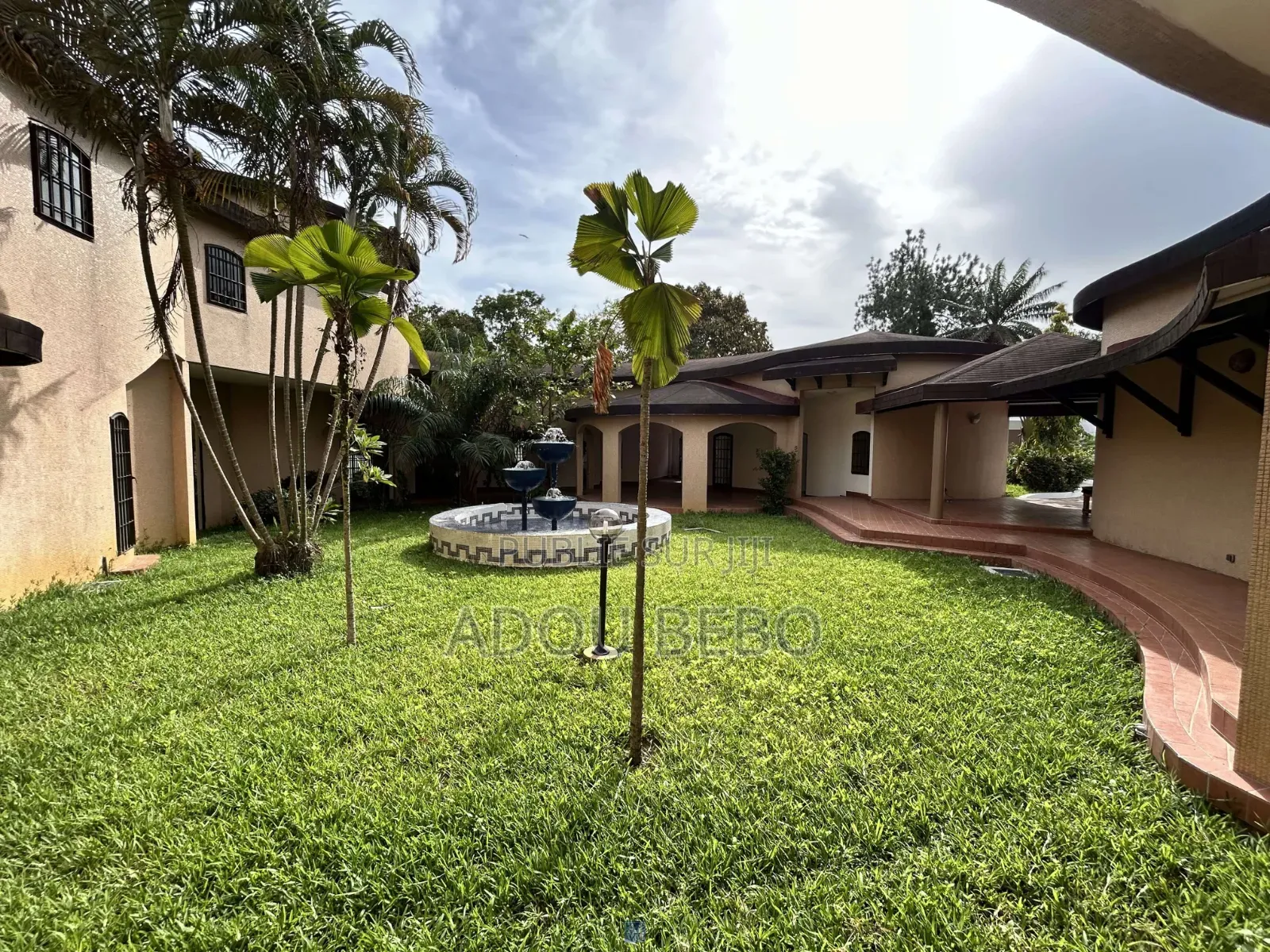 6chbre Duplex dans Massa Immobilier, Cocody à Louer