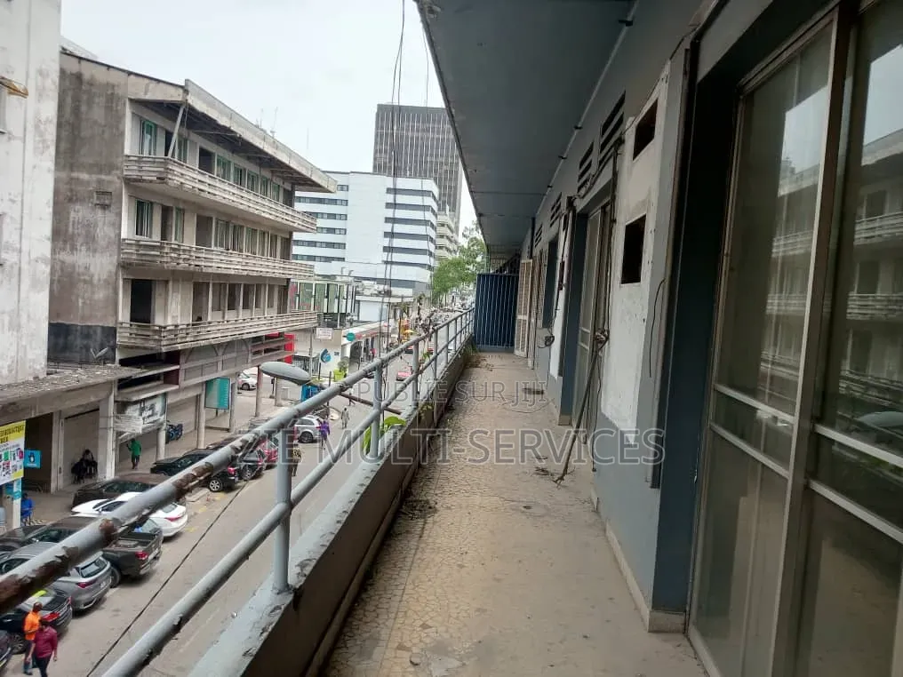 20chbre Blocs d'appartements dans Zié Multi-Service, Le Plateau