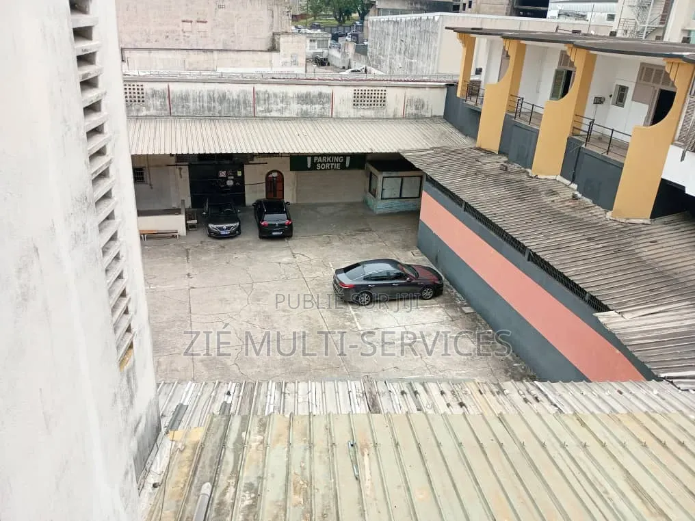 20chbre Blocs d'appartements dans Zié Multi-Service, Le Plateau