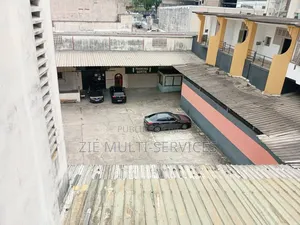 20chbre Blocs d'appartements dans Zié Multi-Service, Le Plateau