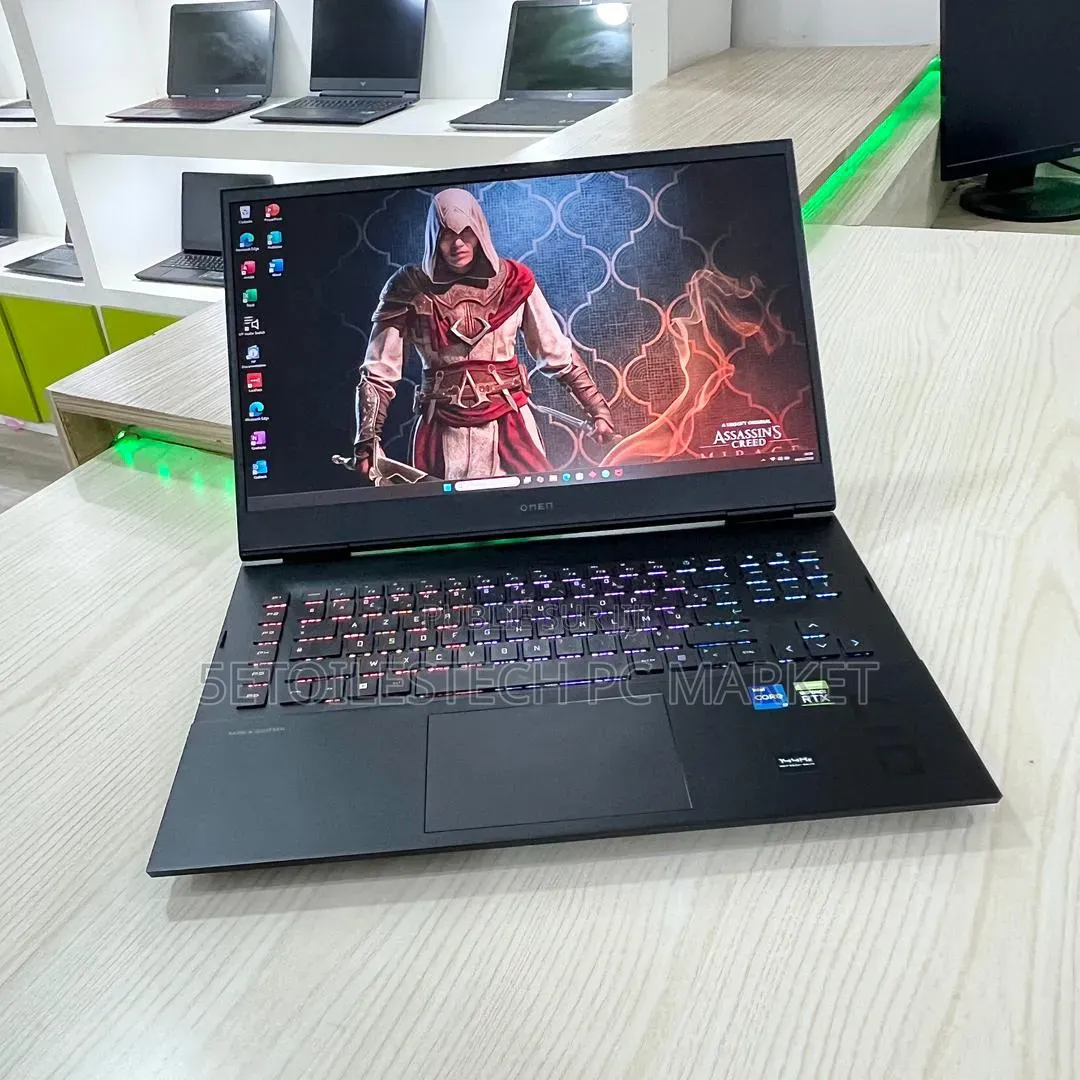 Nouveau Ordinateur portable HP Omen X 17t 16GB Intel Core i7 SSD 1T