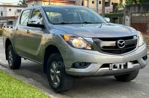 Mazda BT-50 2021 Gris