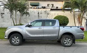Mazda BT-50 2021 Gris