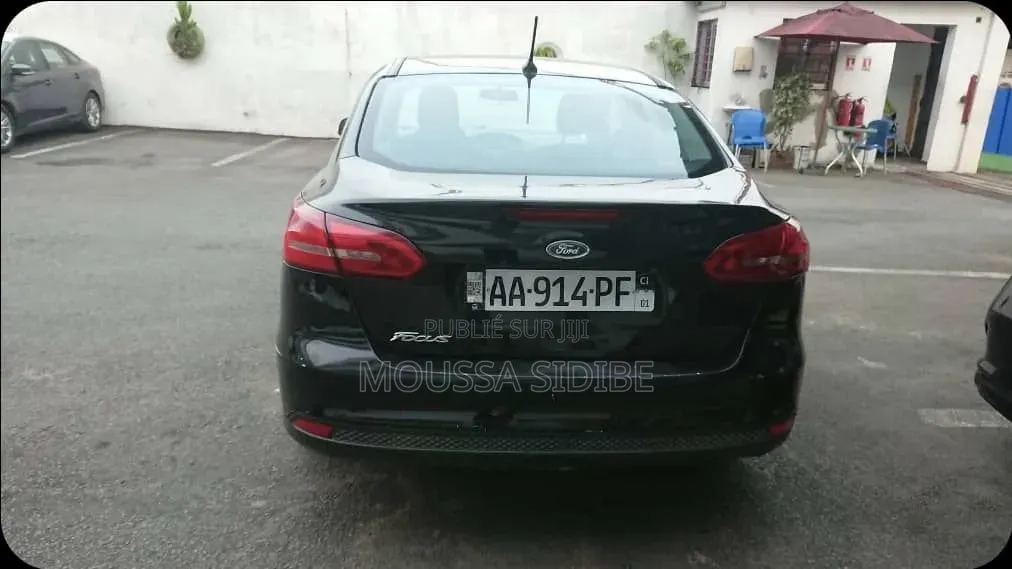 Ford Focus S Sedan FWD (2.0L 4cyl 5M) 2016 Noir