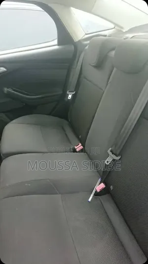 Ford Focus S Sedan FWD (2.0L 4cyl 5M) 2016 Noir