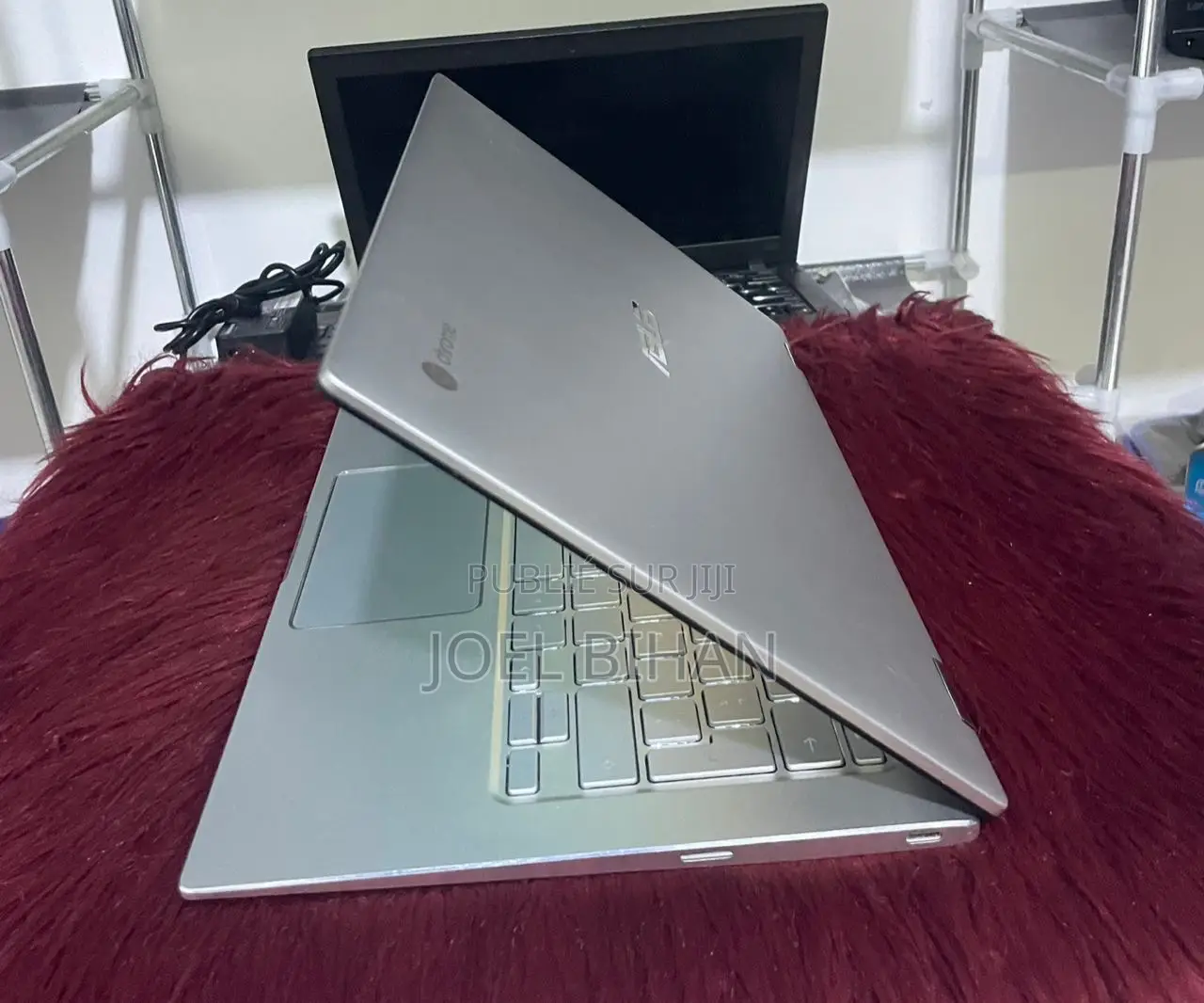 Ordinateur portable Asus 1015E 4GB Intel Core i3 SSD 256GB