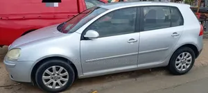 Volkswagen Golf 2004 Gris